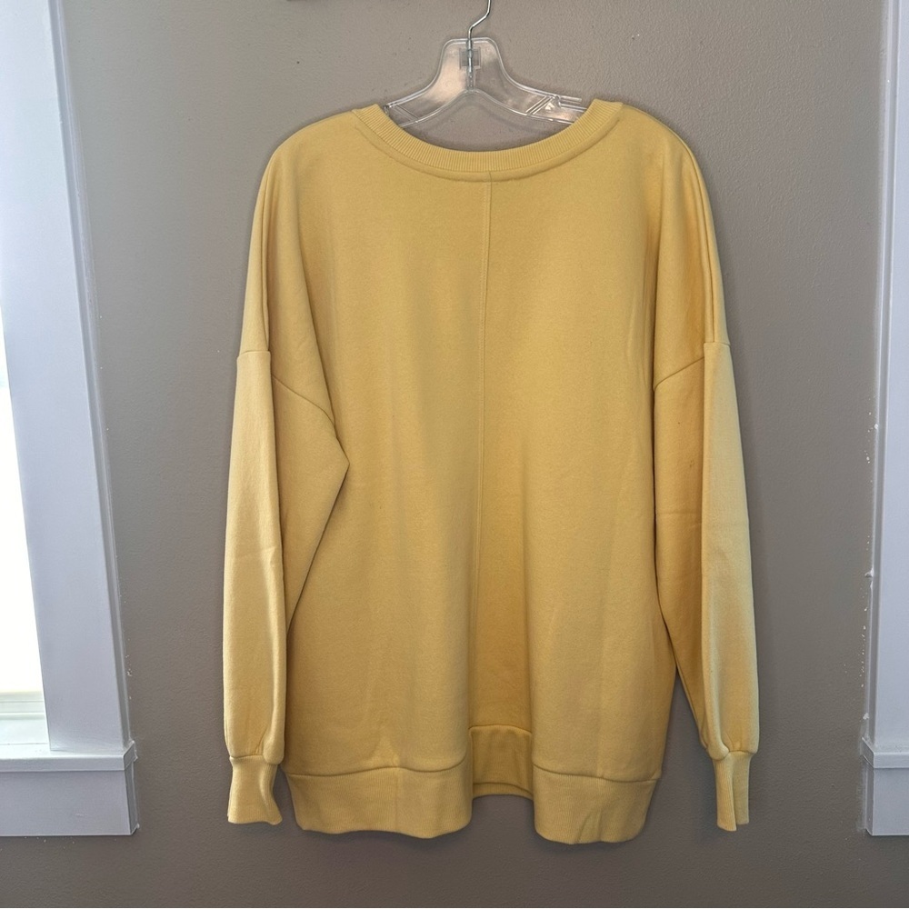 NWT Zenana Yellow Hawkeye State Sweatshirt with Pockets Size 1X - Picture 7 of 7